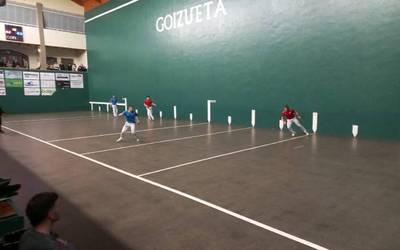 Umore Onako pilotariek partida bat irabazi eta bestea galdu egin dute Larraunen kontra