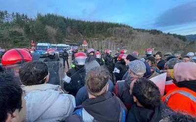 Tubos Reunidoseko langileen 24 orduko greba, zuzenean