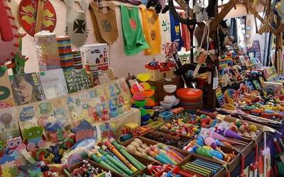 Sanpedroetan eta santelmoetan kaleko salmenta postuak jartzeko eskaera epea, zabalik