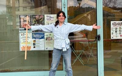 Lurrari kolpeka esnatu dezagun asteburua!