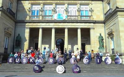 Araba, euskaraz bizi nahi duen lurraldea