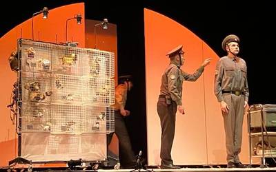 Xirriquiteularen 'Laika' obraz gozatu dute haur eta helduek