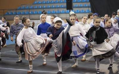 Danbolin musika eta dantza eskolako ikasleek dantza emanaldia eskainiko dute otsailaren 22an