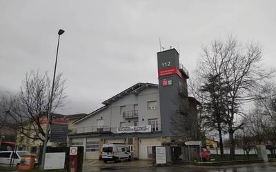 Lan baldintzak negoziatzeko eskatu dute suhiltzaileek