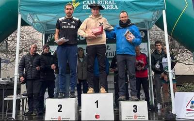 Aimar Otxoteko lesakarra eta Izaskun Bereau leitzarra nagusitu dira Hiru Herri Trail lasterketan