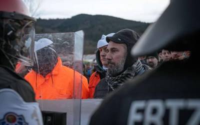 Greba egunak eta lau orduko lanuzteak uztartuko dituzte Tubos Reunidos enpresako langileek