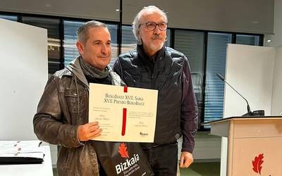 Oskar Gazteluk BizkaIdatz literatur lehiaketako bigarren saria irabazi du