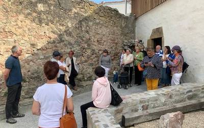 Komentua ezagutzeko bisitetarako lekuak geratzen dira