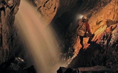 Espeleologia irteera antolatu du Anaitasuna mendi bazkunak hileko azken zapaturako