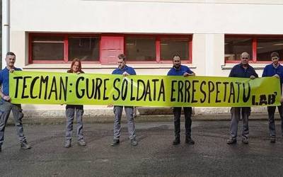 Tecmaneko langileek greba iragarri dute Mendaroko ospitalean "nominekin izandako akatsengatik"