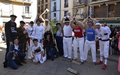 Gaurtik asteartera bitarte, kolorez, mozorroz eta festaz beteko dira kaleak