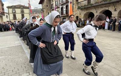 Aratusteetako zapatua dantza eta musikaz betetakoa izango da