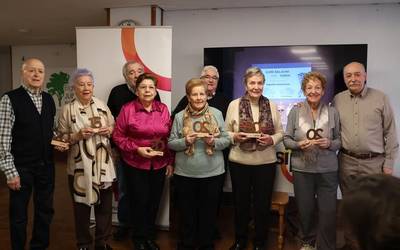 Nagusilaneko boluntarioak omendu dituzte, elkartearen 25. urteurrenean