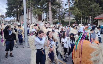 Mari Arrokaren deiaren atzetik