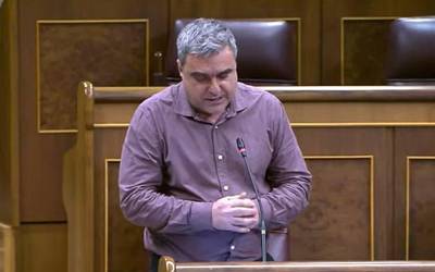 Mikel Otero EH Bilduko Kongresuko kideak Tubos Reunidoseko enplegua mantentzeko neurriak eskatu dizkio Espainiako Ekonomia Ministroari