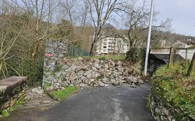 Berako bizikleta bidea egiteko lanak hasi dituzte