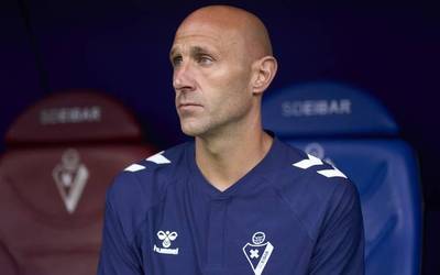 Iñaki Goikoetxea: "Kanpotik sumatzen nuen familia-giro horrekin egin dut topo Eibarren"