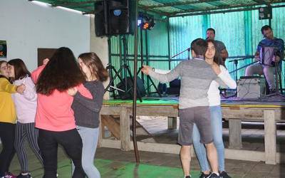 Oier Baltzolak eta Unai Andonegik jarriko dute festa bihar Aristerrazun