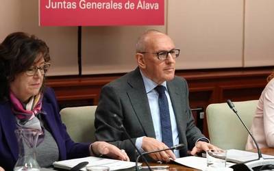 Tubos Reunidosen egoerak jarraitzen du erakunde publikoetan erantzunak sortzen