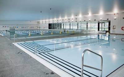 Kiroldegiko galdarak konpondu dituzte berotasuna mantentzeko igerilekuetan eta span