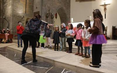 Harremanen aldeko kontzertu solidarioa, argazkitan