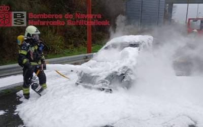 Autoak su hartu zuen