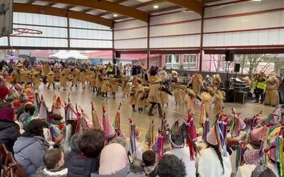 Giro ederra Soraluzeko ume eta gaztetxoen Euskal Aratusteetako jaialdian