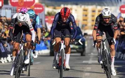 Txirrindularitza, pilota eta areto futbola