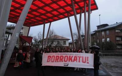 Itaia Uribe Kosta: "Emakumeok prostituitzera garamatzaten baldintza ekonomiko eta sozialak gainditu behar ditugu"