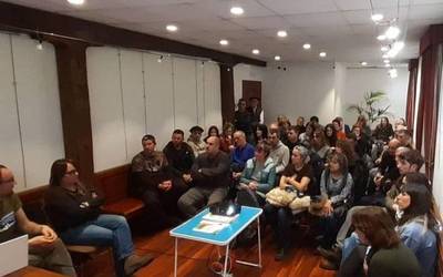 AHTri buruzko batzar jendetsua egin zen