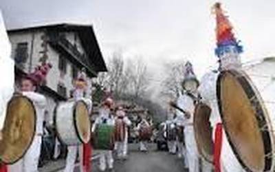 Erratzuko inautetan Damak aterako dira gaur arratsaldean