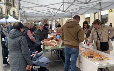 Marmeladen eta barazki kontserben postu berria izango da zapatuko azokan