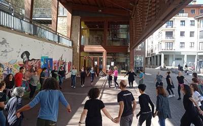 Konpartsa osatzeko deialdia egin du Astindu dantza taldeak