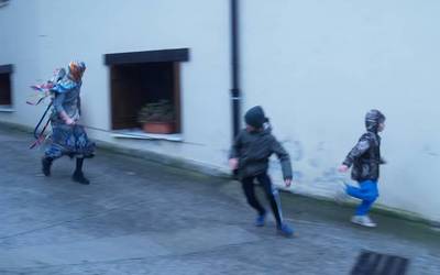 Ittoteak erakarritako jendetza