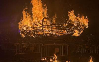 Sardina erreta amaitu dituzte Aratusteak Arrasaten