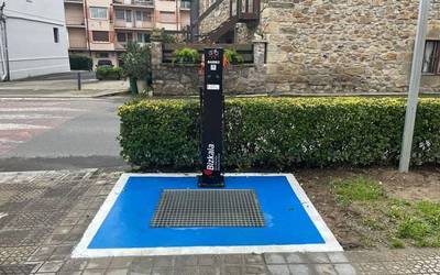 Bizikletak konpontzeko BiziPuntu berria du Atxondok, udaletxearen ondoan