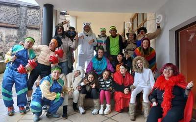 Euriak Aratuste-zapatua baldintzatu arren, frontoian eta elkartean giro ederra izan da