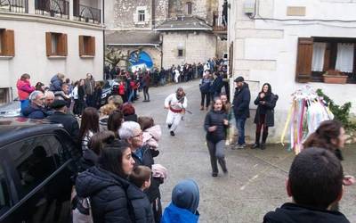 "Astearte ihotean agian inoiz baino jende gehiago etorri da Unanura"