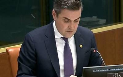 Mikel Jauregi Industria Sailburuak azaldu du konponbide berritzaileak behar dituztela Tubos Reunidoseko egoera bideratzeko