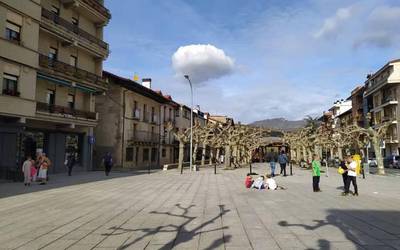 Taupak 'Euskaratik, hizkuntza guztiekin' manifestua zabaldu du