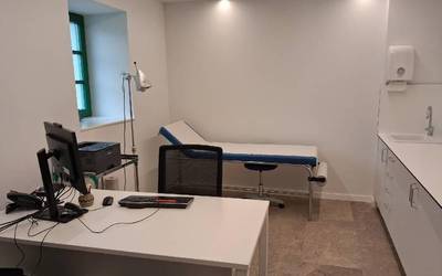 Mediku kontsultategi berria estreinatu dute Zubietan