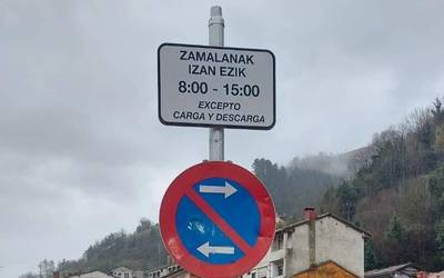 Aparkatzeko arau berriak zubian