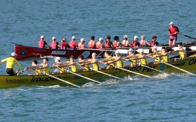 Sailkapenen erdiko postuei eustea lortu dute Zumaiako batelek nahiz traineruek