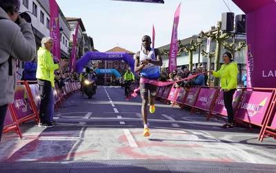 Cheruiyot eta Kipkoech keniarrak izan dira Urolako Trenaren maratoi erdiko azkarrenak