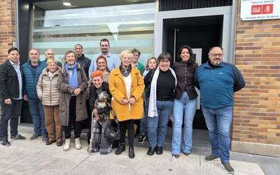 Debagoiena Gasteizekin lotzeko autobus zerbitzua erosoagoa eta seguruagoa izateko eskatu dute