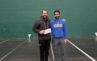 Errarte eta Urrutia izan dira garaile bikotekako frontenis txapelketan