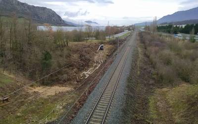 Tren bazterbidea luzatzeko lanak hasi dira