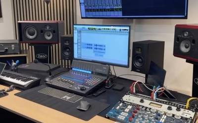 Albistegia: 2026-02-24