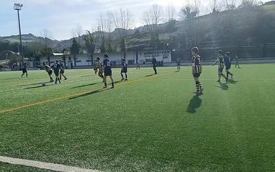 Hirunako berdinketa Infantil Txikiek Amaikak Baten aurka