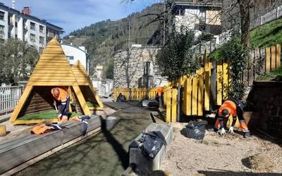 Lanbideren bidez kontratatutako hamabi peoi balioanitzak gaur hasi dira lanean